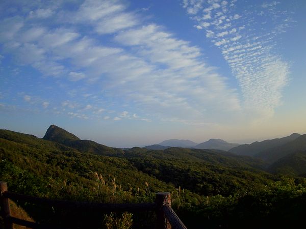 石垣島では珍しい山々の景色