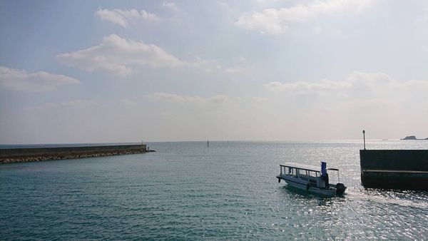 石垣島の海を満喫、グラスボート